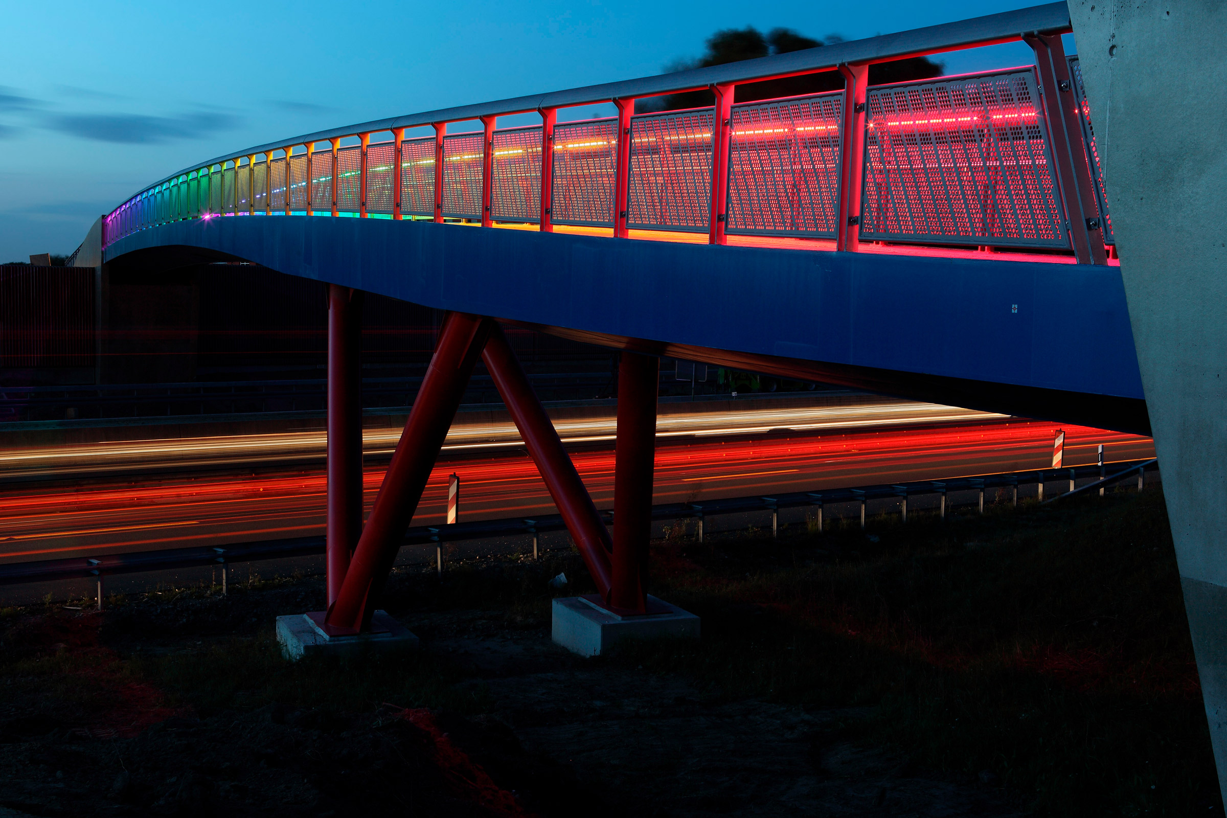 Regenbogenbrücke III.jpg