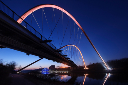 Doppelbogenbrücke - Gerade vs. Kurve.jpg