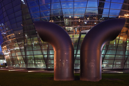 Bibliothek Dortmund - Details und Spiegelungen.jpg