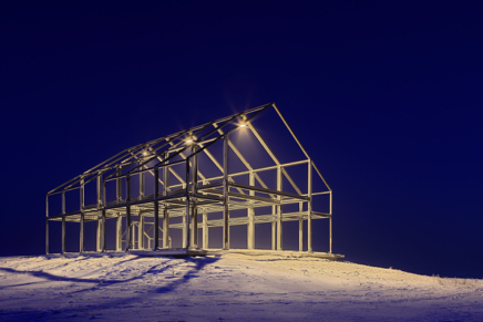 Eisiges Hallenhaus im Winter II – Halde Norddeutschland.jpg