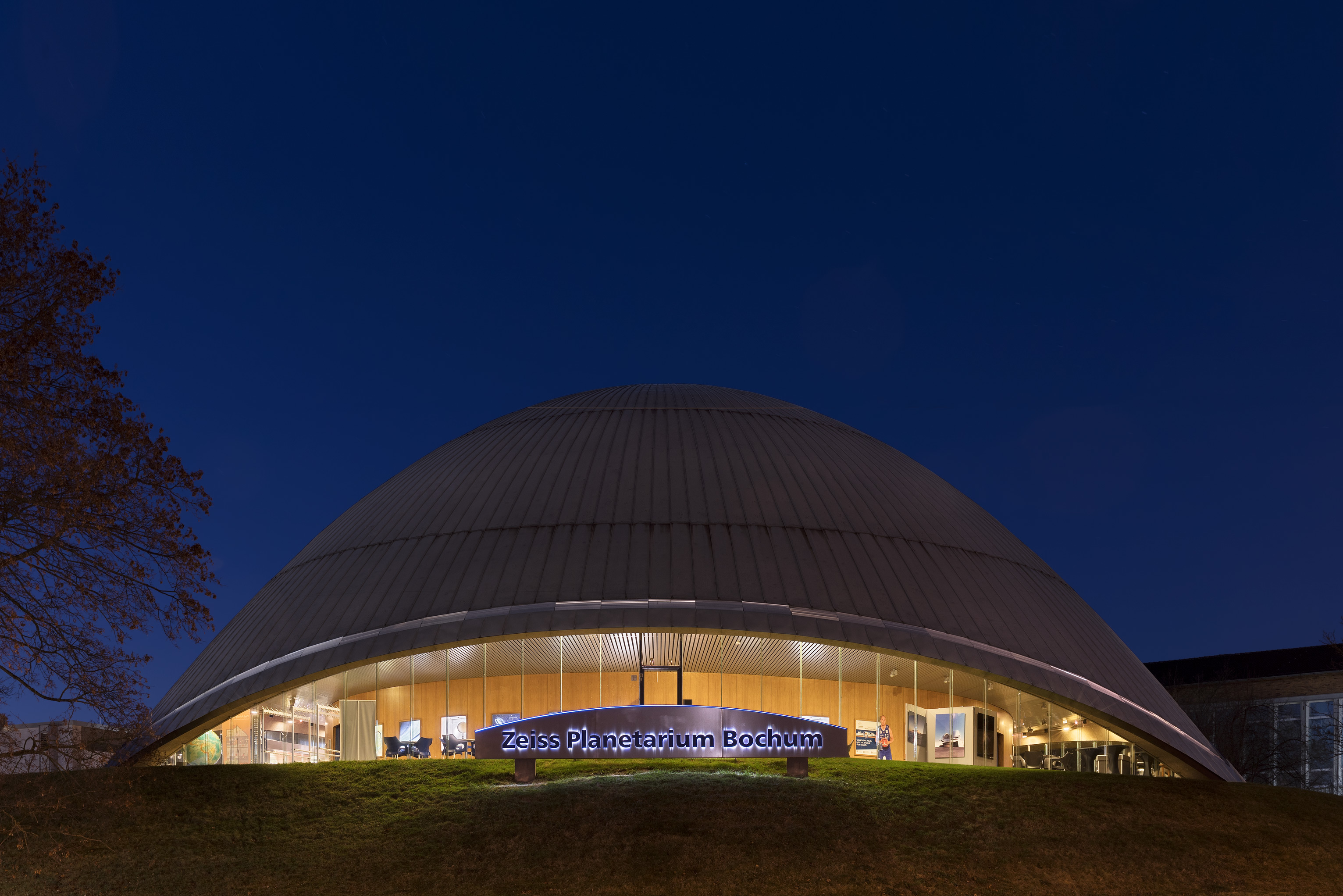 Zeiss Planetarium Bochum.jpg