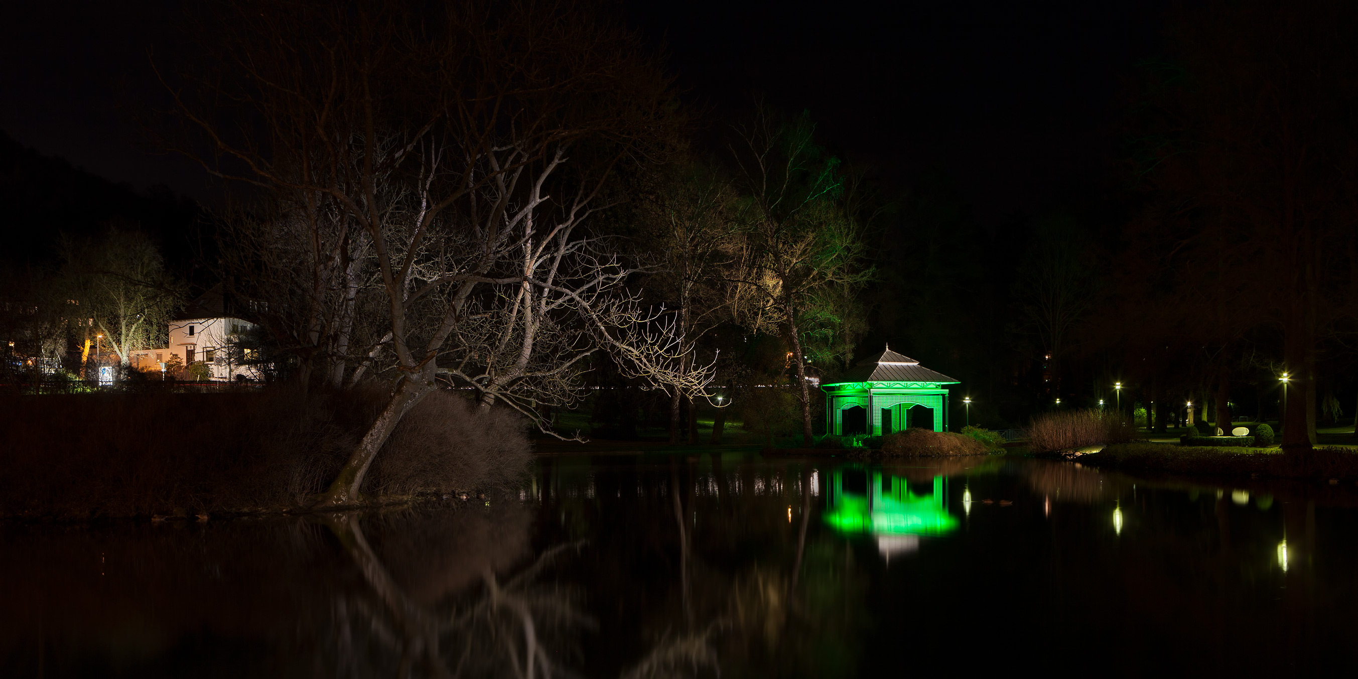 Eine Studie in Grün I – Der Pavillon im Kurpark Rheinhardshausen.jpg