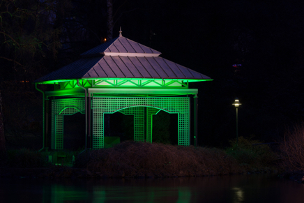 Eine Studie in Grün IV – Der Pavillon im Kurpark Rheinhardshausen.jpg