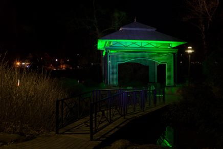 Eine Studie in Grün VII – Der Pavillon im Kurpark Rheinhardshausen.jpg