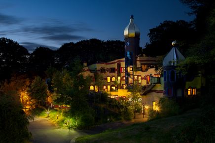 Hundertwasserhaus - Grugapark Essen.jpg