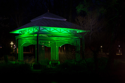 Eine Studie in Grün V – Der Pavillon im Kurpark Rheinhardshausen.jpg