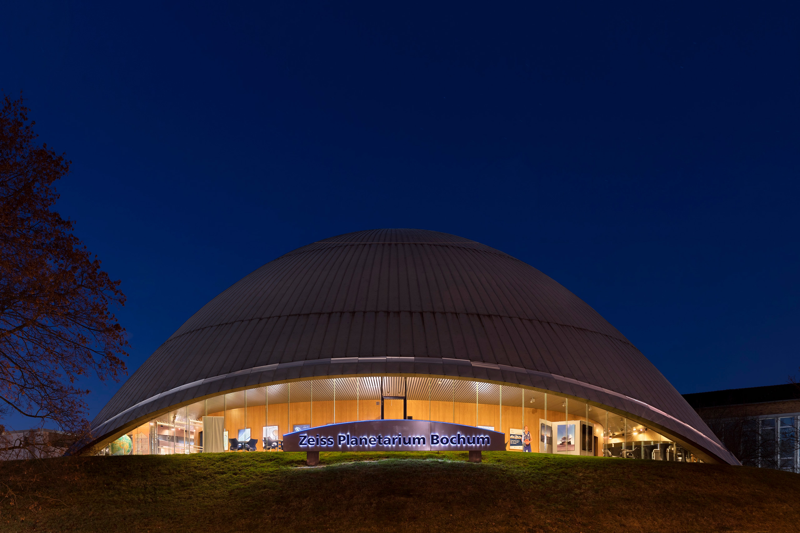 Zeiss Planetarium Bochum.jpg