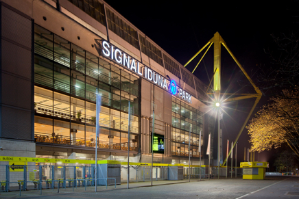 Signal Iduna Park - Haupteingang.jpg