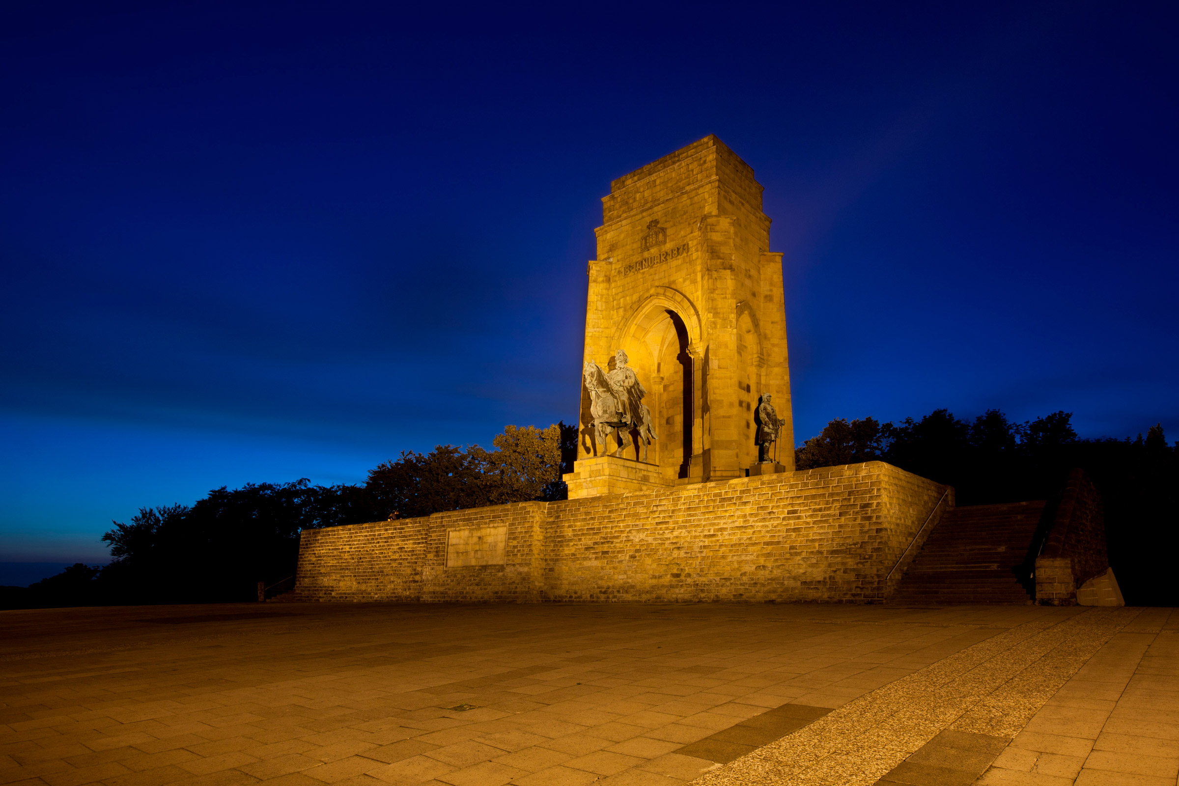 Kaiser Wilhelm Denkmal - Drei Ansichten - Bismarck.jpg