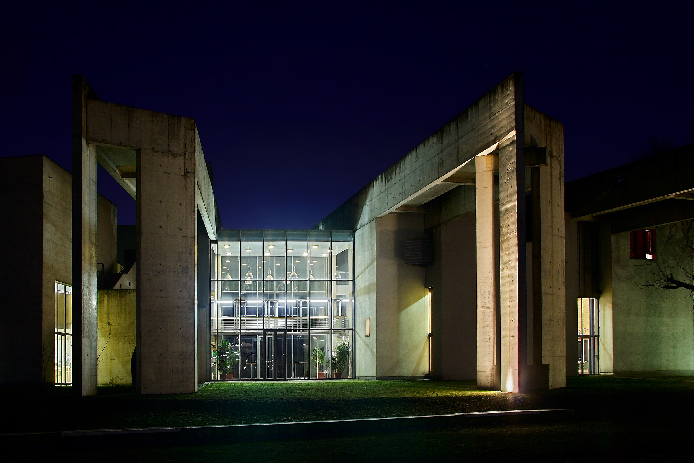 Garten der Erinnerung III – Synagoge Duisburg.jpg