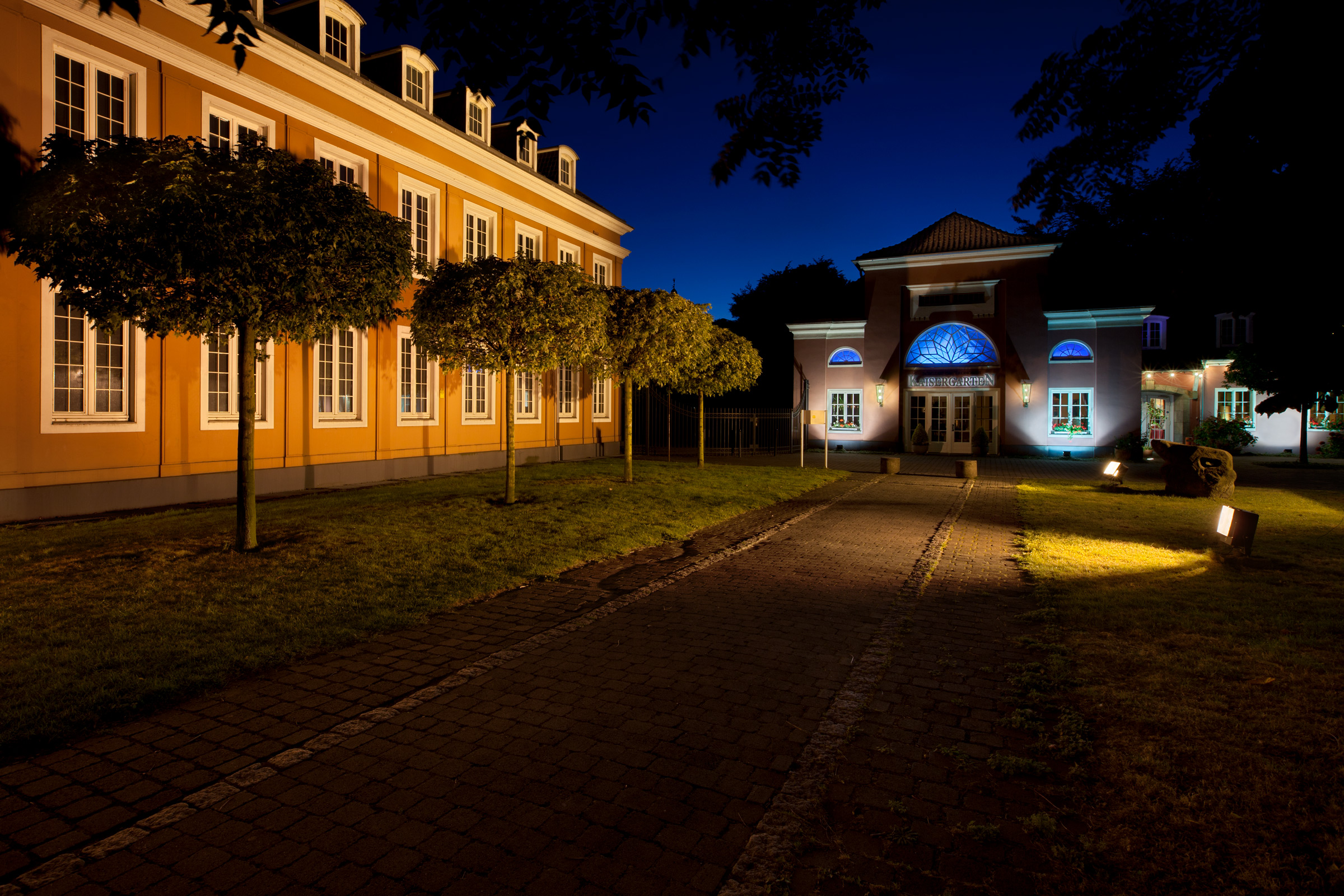 Schloss Oberhausen IV - Der Weg zum Restaurant.jpg