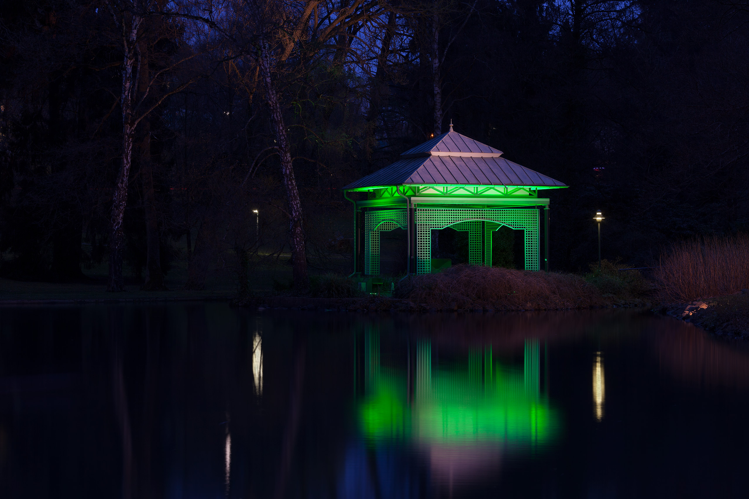 Eine Studie in Grün III – Der Pavillon im Kurpark Rheinhardshausen