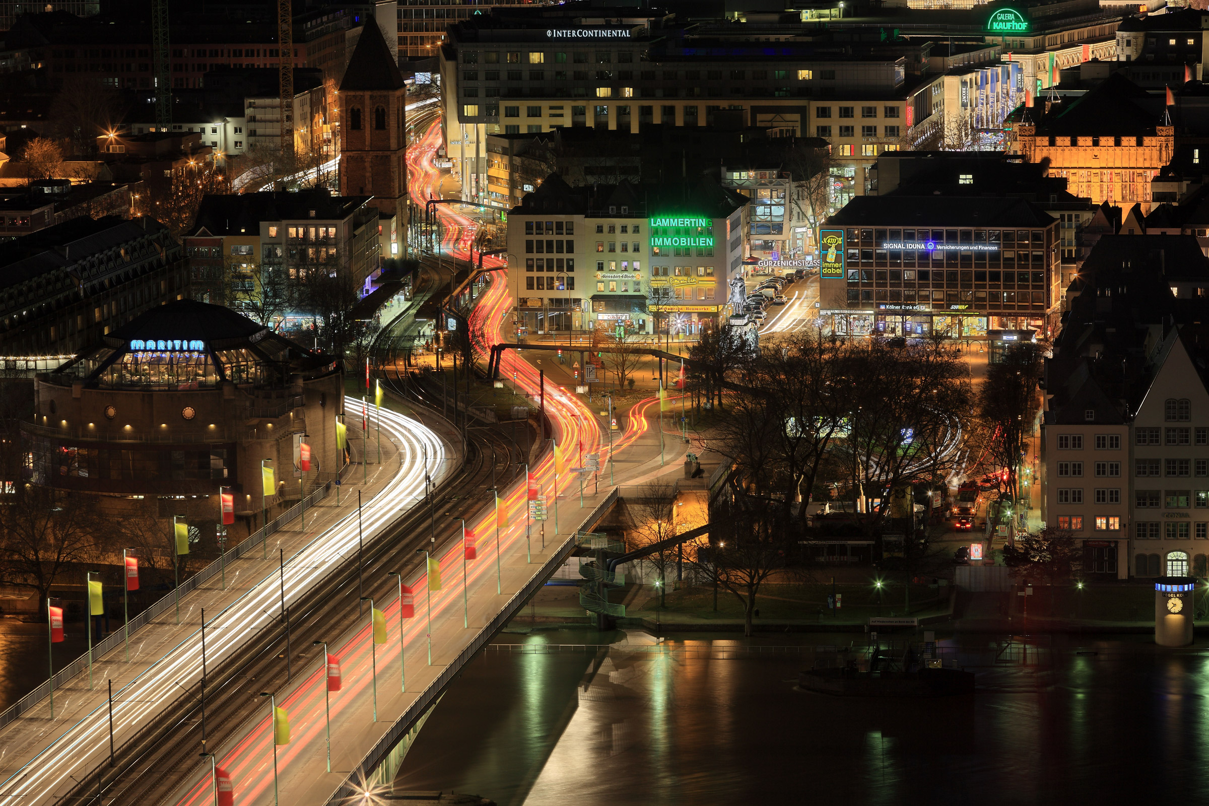 Köln - Deutzer Brücke und Heumarkt