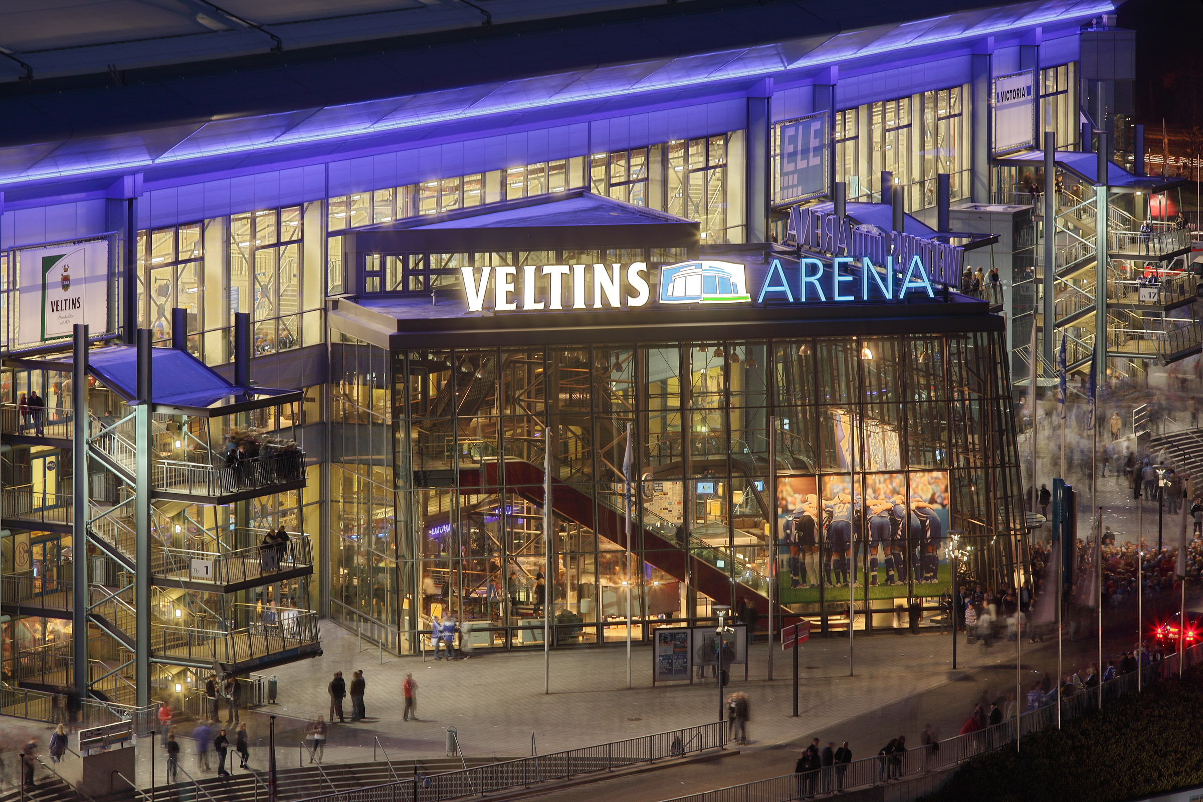 Veltins Arena - Eingang Victoria Tribüne